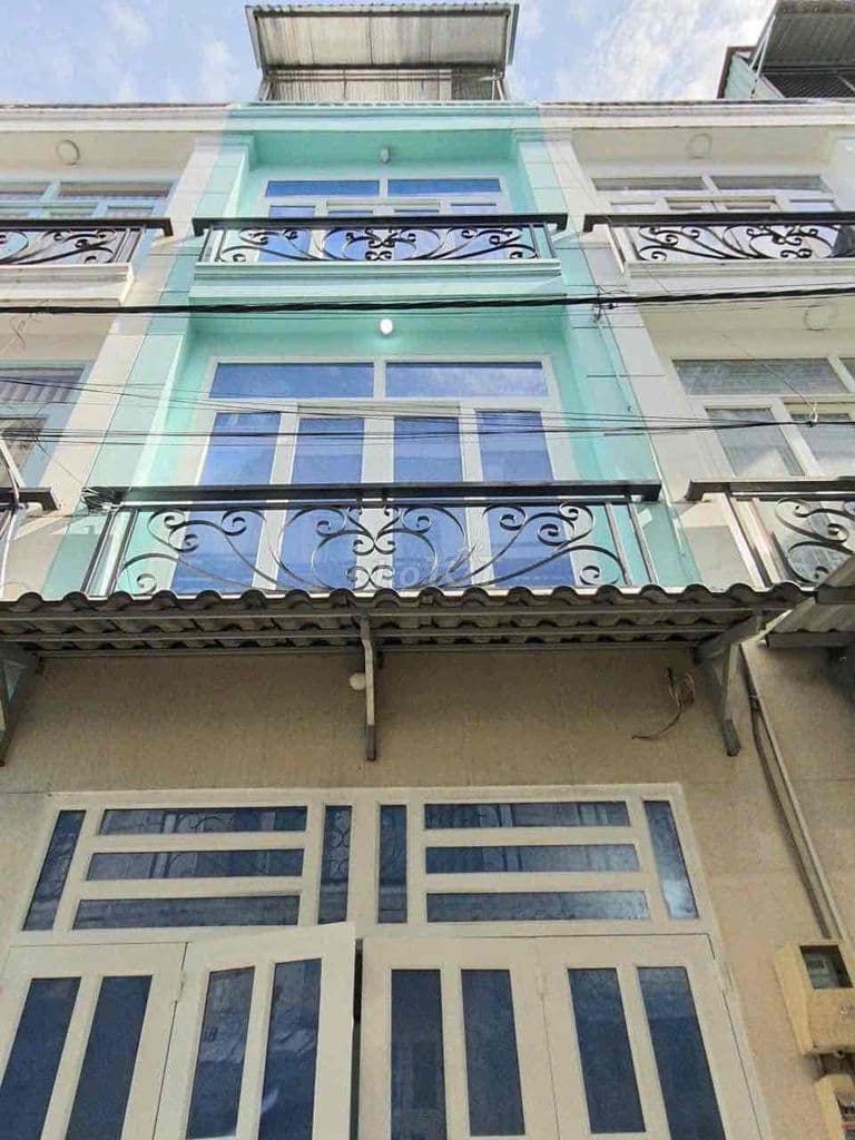 chính chủ cần bán 1trêt 2 lâu 3pn 1 săn thượng