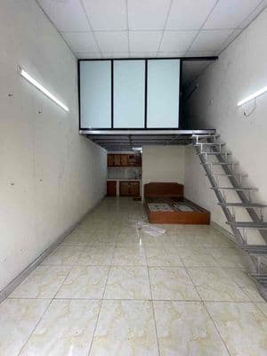 Hơn 1 tỷ chút có nhà đẹp Vĩnh Hoàng-30m ra phố- Sát hồ-33m;C4 gác xép