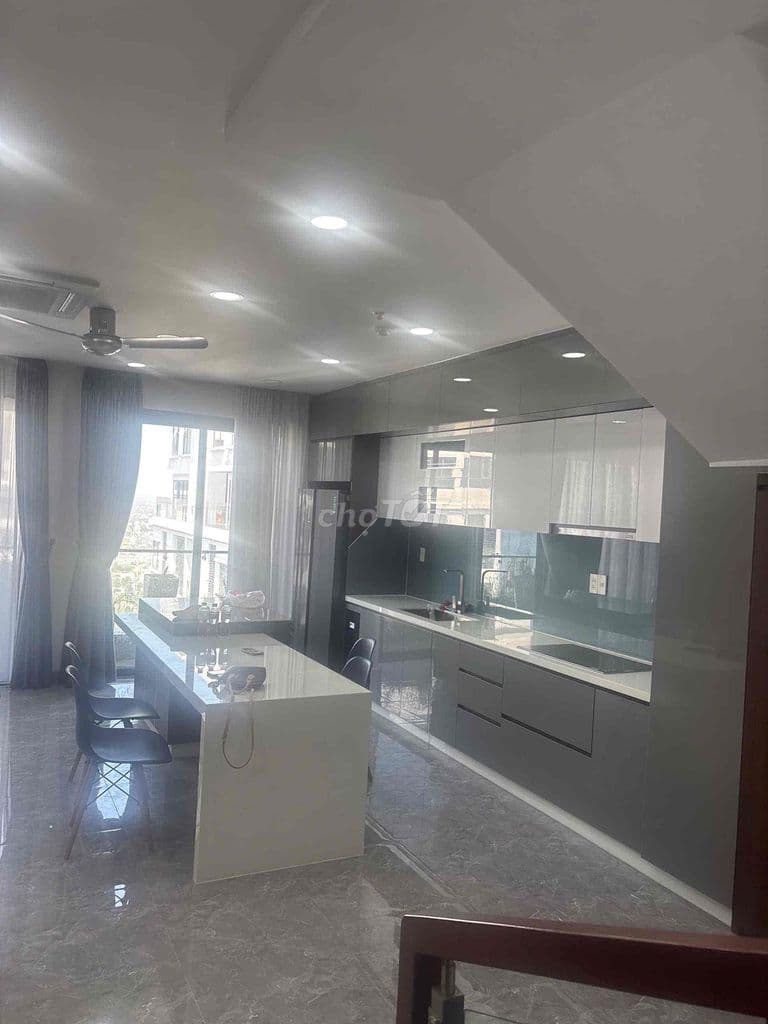 bán gấp penhouse DT 90m2 giá 3tỷ749 SkyView Chánh Nghĩa Thủ Dầu Một