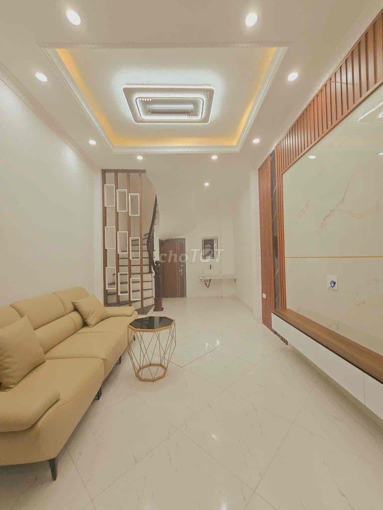 Gấp! Siêu ngon Vũ Tông Phan, ôtô gần nhà, nhà dân xây, không QH, sổ CC
