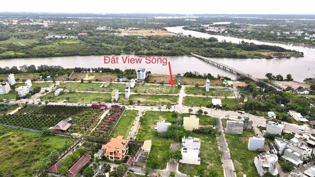 Đất biệt thự đụng mặt nước view Sông Tắc lớn Q9 -300m2