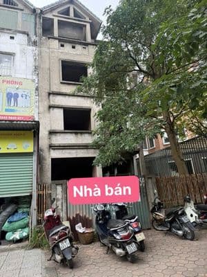 CẦN BÁN NHÀ BIỆT THỰ LIỀN KỀ THẠCH BÀN LONG BIÊN.