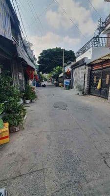 Nhà Sổ Hồng Đã Đồng Sở Hữu, xe hơi tới khu, sau mặt tiền