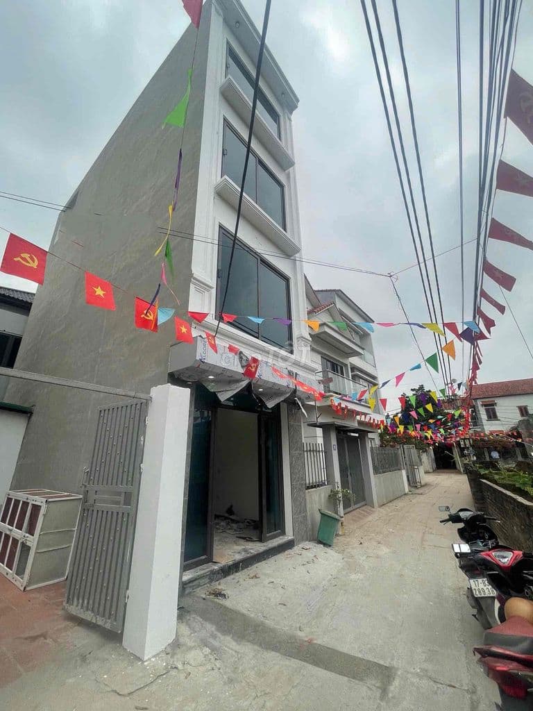 Giá Đầu Tư Nhà F0 Xây 4 tầng Cực Đẹp, Tại Biên Giang Gần Cầu Mai Lĩnh