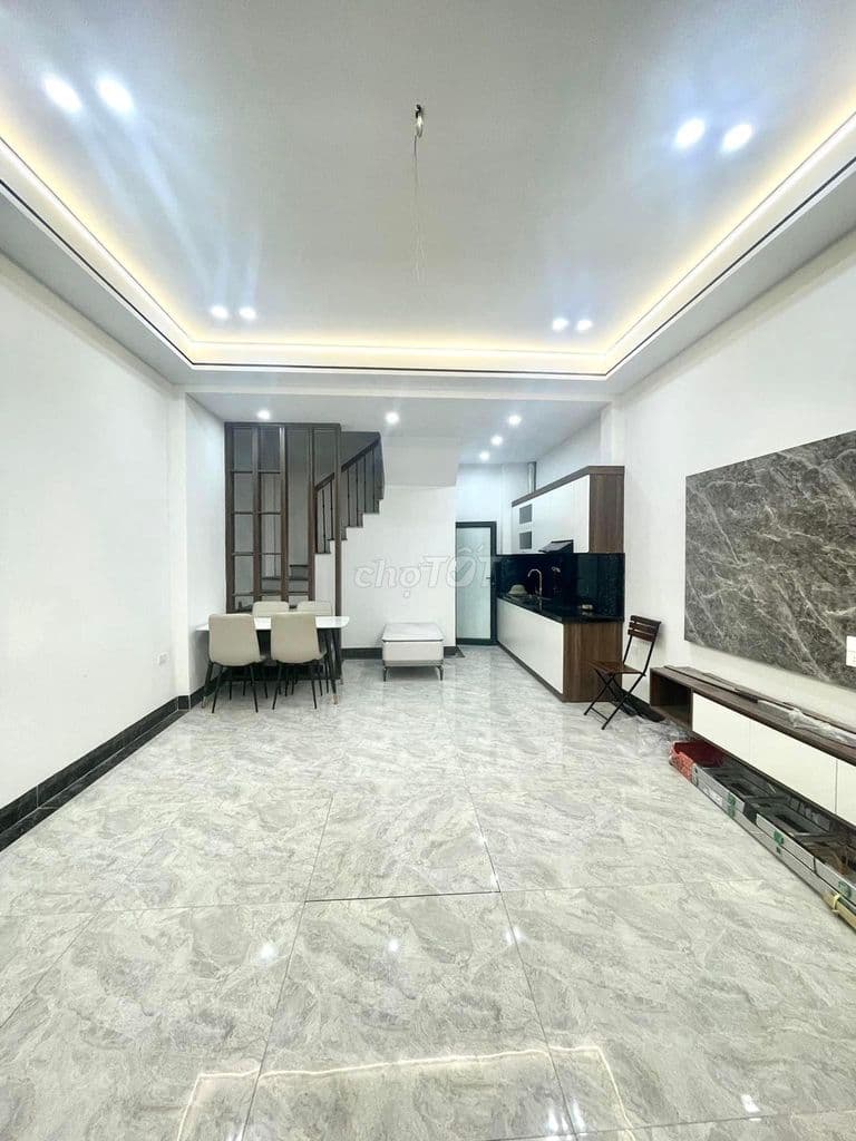 NHÀ PHỐ TRẠM NGAY CẠNH AEON MALL 40M 5 TẦNG GIÁ HƠN 7 TỶ