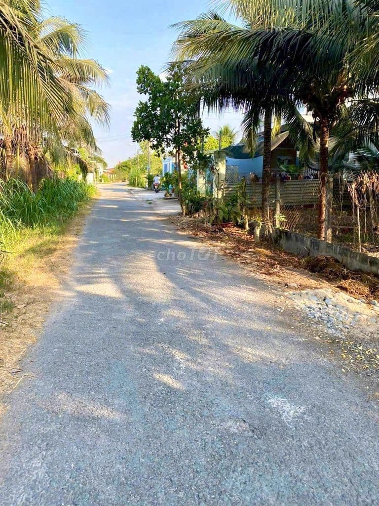 Chính chủ bán nahnh lô đất đẹp, 188m2, SHR, 750tr