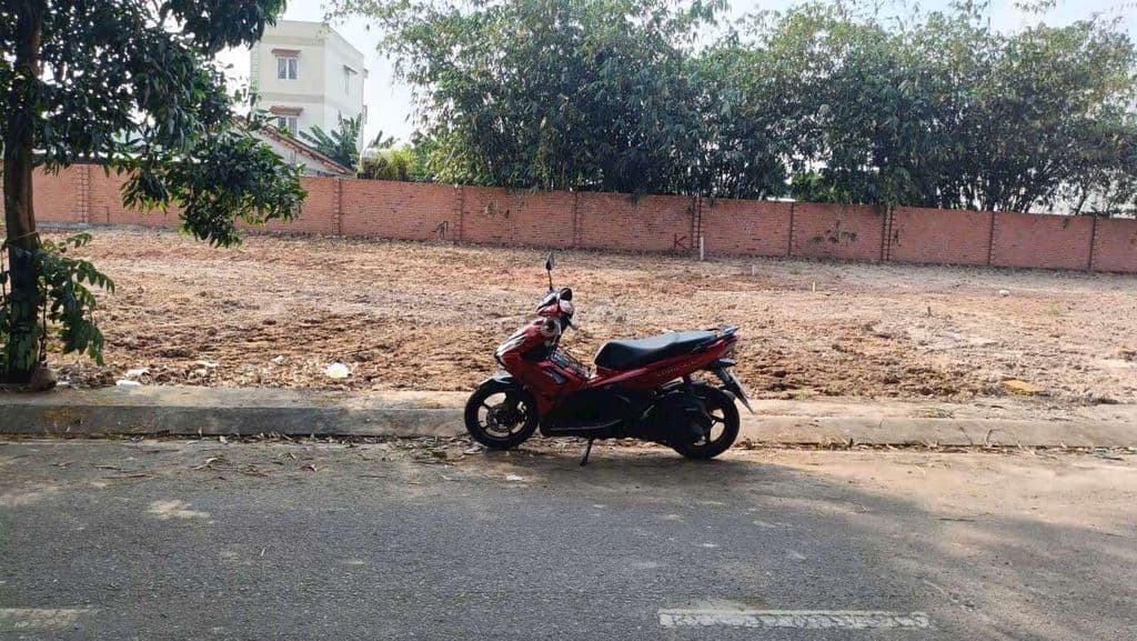 đất thổ cư DT : 5 x 26m MT đường nhựa 8m gần chợ xuân thới thượng