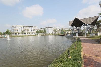 Nhà 100m2, đường rộng ,1T 2L, view hồ tự nhiên công viên lớn, sổ hồng