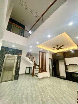 BÁN NHÀ NGỌC LÂM-60M*6 T-THANG MÁY-SÁT Ô -NỘI THẤT-Ở NGAY -HƠN 13 TỶ
