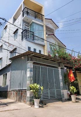 Nhà đẹp 3 lầu SHR HXT Khu cao cấp tại Đưỡng 48 HBC