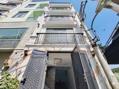 NHÀ MỚI ĐẸP - DỌN VÀO Ở NGAY - 5 TẦNG - BAO SANG TÊN - DT: 4x10M