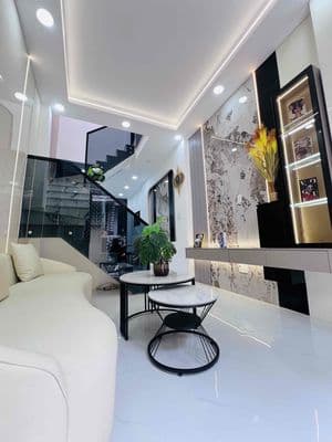 Nhà Lê Đức Thọ 30 m2 - 2 PN - HXT cách 50 mét