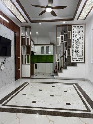 BÁN NHÀ LONG BIÊN 31M 5T FULL FULL ĐỒ CHỈ 5.65 TỶ . ẢNH THẬT KO LỖI GÌ