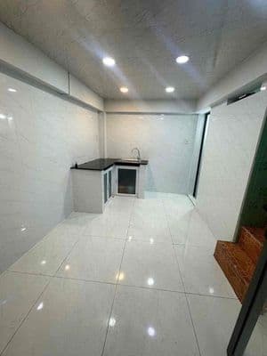 BÁN NHÀ NHỈNH 2 TỶ- SỔ HỒNG RIÊNG - GẦN LOTTE NGUYỄN VĂN LUỢNG
