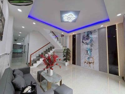 chính chủ bán nhà ngay ngã tư ga. 4,5x13