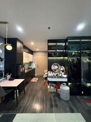 CẦN TIỀN BÁN GẤP CĂN STUDIO FULL ĐỦ NỘI THẤT ĐẸP GIÁ 2 TỶ TẠI VINHOMES