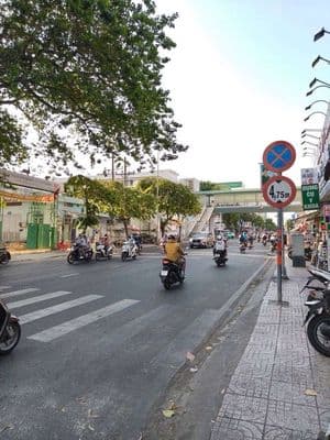 nhà bán, Trần Văn Kỷ, Q.Bình Thạnh, HXH, 63m, có sân để xe , 7.6 tỷ