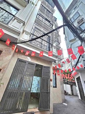 Hiếm! Nhà đẹp Ngô Gia Tự 39m2, ngay chợ Diêm, ngõ cực nông, giá 7.95 t