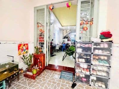 Siêu hiếm bán nhà 3 tầng 50m2 - 3 mặt hẻm xe hơi Lê Quang Định