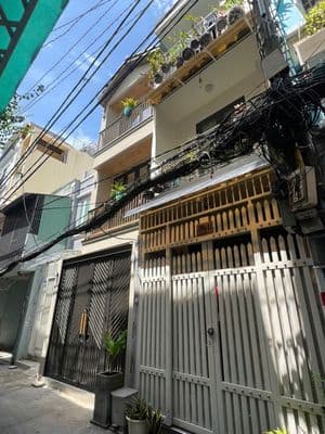 (Q.3) NHÀ ĐẸP 3 TẦNG VỪA Ở VỪA KD ONLINE, GẦN CMT8, SÁT QUẬN 1, SHR,