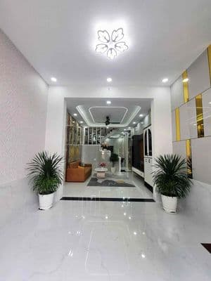 NHÀ ĐẸP KIÊN CỐ – HẺM XE HƠI – NGAY CÔNG VIÊN – SÁT HIỆP THÀNH CITY –
