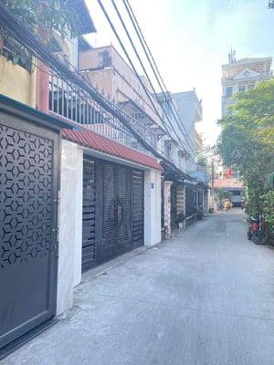 Nhà ĐẸP Q7 ngay VINCOM NAM LONG. Full nội thất xịn xò. Ngang ~ 4.5m