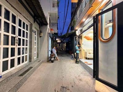 Nhỉnh 3 Tỷ HXH ngay Bình Thạnh gần Chợ Bà Chiểu full nội thất