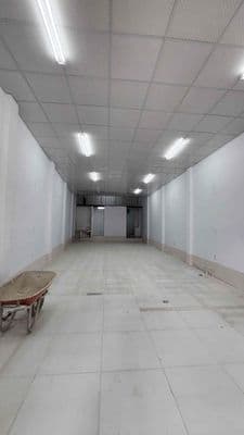 Bán nhà mặt tiền 385