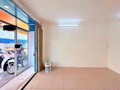 Mặt tiền kinh doanh có vỉa hè rộng gần Đại học Công Nghiệp-Gò Vấp 2 t