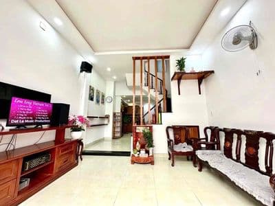 CHỈ HƠN 5,TỶ – NHÀ 3 TẦNG LÊ VĂN THỊNH – 57M² NGANG 4,5M 1 trệt 2 lầu