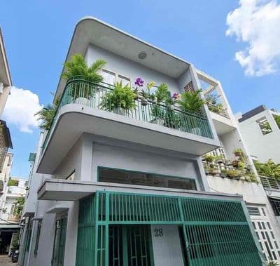 Bán nhà gần 50m2 sát mặt tiền đường Lê Quang Định - hạ giá gấp bán