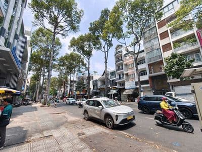 BOM TẤN Q.10 - MẶT TIỀN VÒNG XOAY NGÃ 6 - 5x20m- Lề 8m.GIÁ MỚI 32 TỶ.