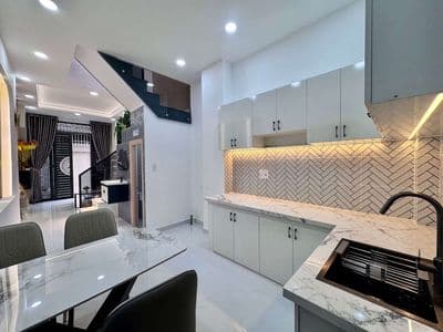 Chủ cần tiền bán gấp, 30m2 Nhỉnh 3 tỷ
