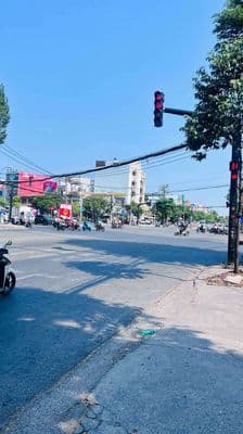 Mặt Tiền Tên Lửa 5 tầng 5x20m thang máy cao cấp. Giá 29.8 Tỉ
