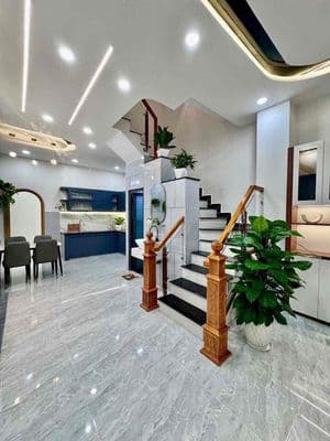 BÁN NHÀ MỚI ĐƯỜNG HOÀ BÌNH ĐỐI DIỆN ĐẦM SEN QUẬN 11 CHỦ TẶNG FULL NT
