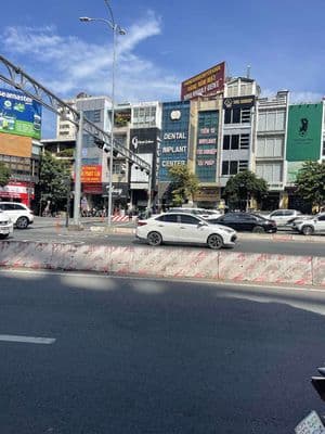 Bán mặt tiền 19 Nguyễn Hữu Cảnh 5 lầu