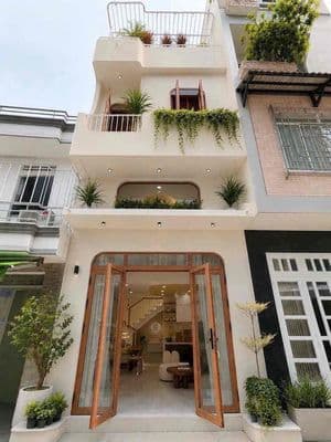 Nhà mới hiện đại 4x8m 1 trệt lửng 2 lầu st 4PN HXH đường 26/3