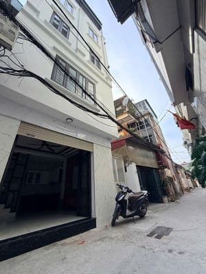 nhà Thạch Bàn lô góc 30m x 5 tầng - ngõ thông gần ô tô tránh.