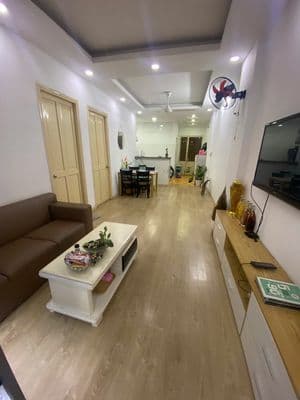Cần bán căn hộ 02 phòng ngủ lầu 4, view Landmark 81 đẹp (có thang máy)