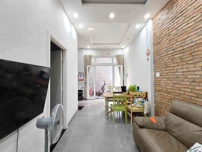 Nhà 55m2 - Gần Phạm Văn Đồng
