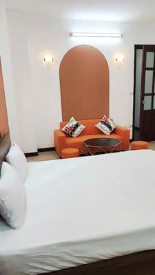 Cần tiền, bán rẻ nhà Giảng Võ 5 tầng, full nội thất 153tr/m2