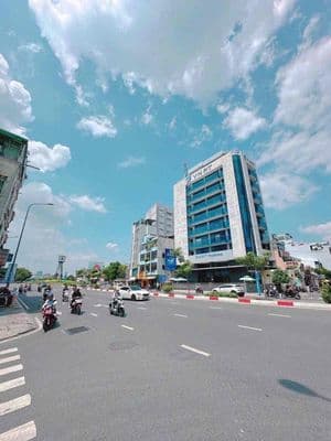 CHỦ VỪA GIẢM 1TỶ HXH ĐỔ CỬA NGAY CÁCH MẠNG THÁNG 8 ,SÁT MẶT TIỀN