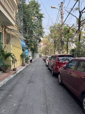 VÕ THỊ SÁU - GẦN HỒ - NGÕ THÔNG - DÂN XÂY - NHÀ THOÁNG SÁNG -