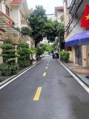 bán nhà ở ngay Cầu Giấy đẹp phân lô