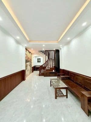 Bán nhà khu vực Đền Lừ 42m2 5 tầng ô tô đỗ gần