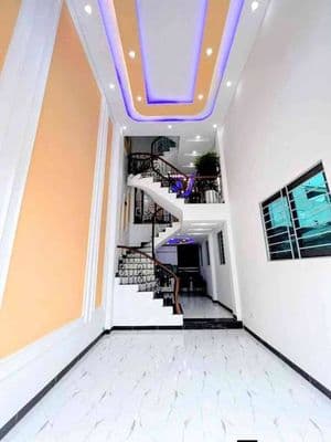 Nhà 5 tầng Nhị Khê Thường Tín 2 thoáng