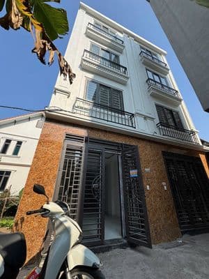 Nhà 4 Tầng 38m2 oto vào cửa phượng Đồng Phụng châu . Gần đại học TDTT