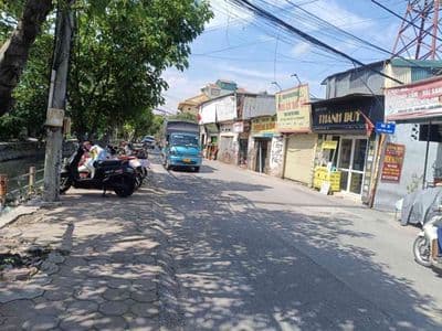 BÁN ĐẤT TẶNG NHÀ C4 PHỐ TÂN KHAI ,VĨNH HƯNG CÁCH Ô TÔ 30M