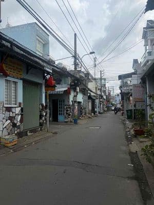 Hàng ngon.hẻm 5m, giá rẻ 4*10 1lầu. 3,7ty