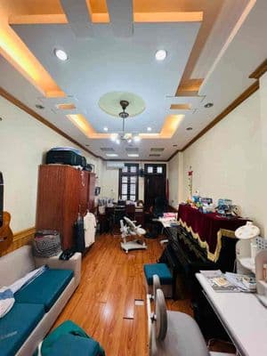 Nhà dân xây 42m -5 tầng oto tránh 12 tỉ